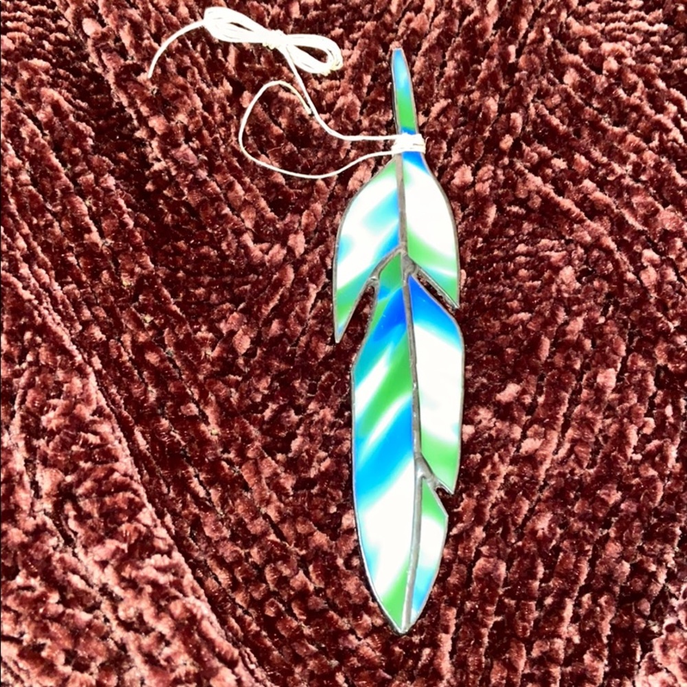 STAINED GLASS FEATHER W/HEMP CORD FOR HANGING - Picture 2 of 3